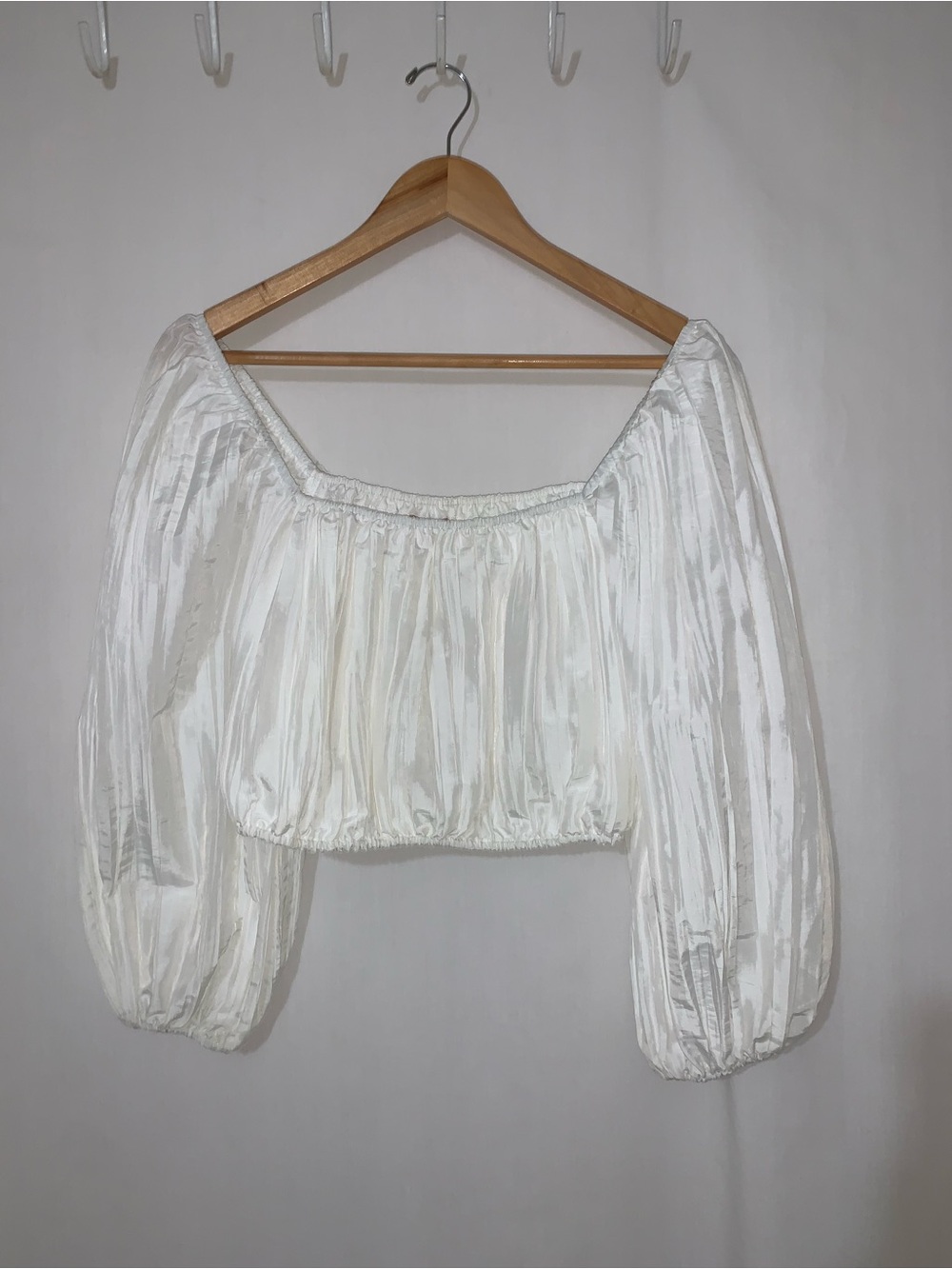 NWT Show Me Your Mumu Jive Crinkle Peasant Crop Top Balloon Sleeve White Small